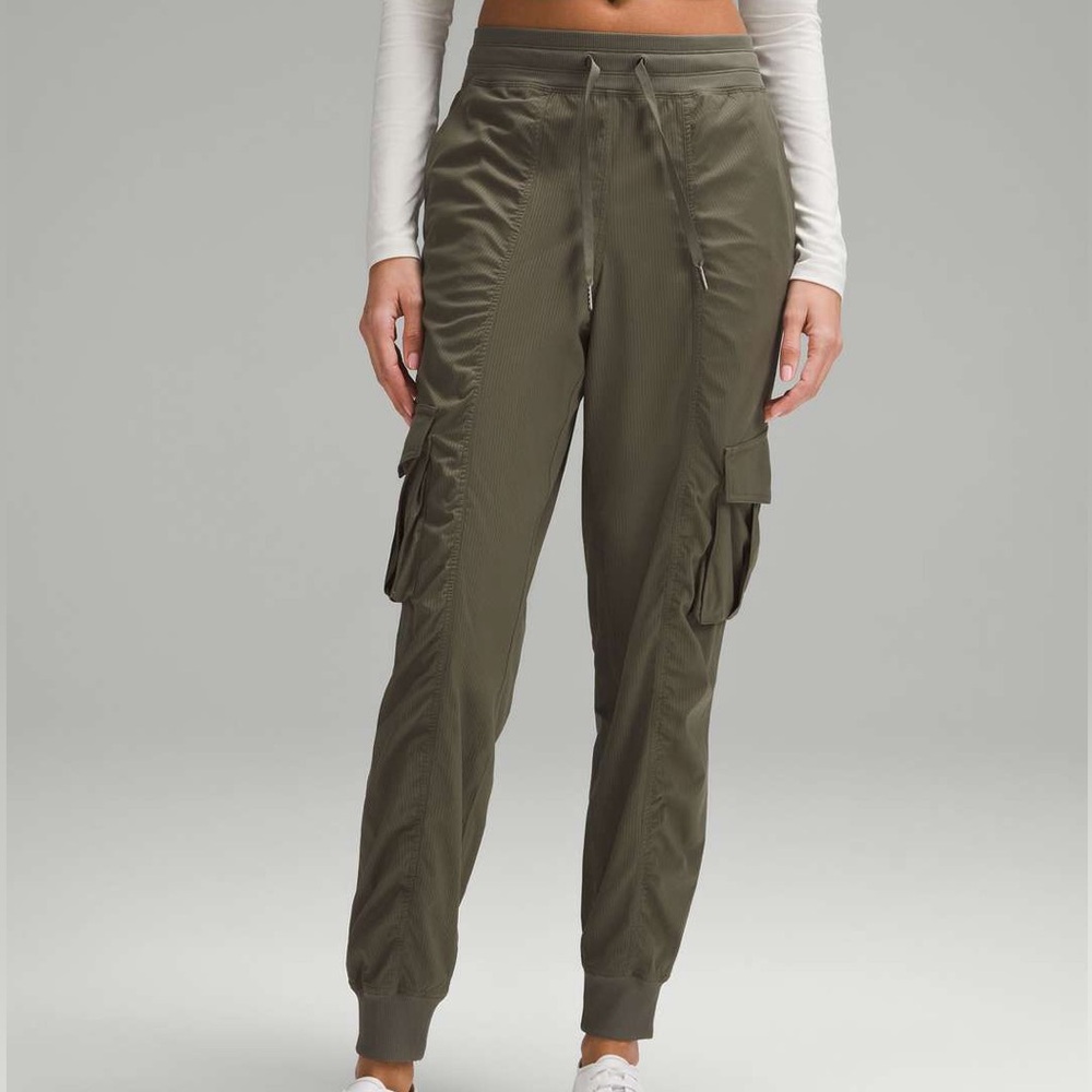 Lululemon Dance Studio Mid-Rise Cargo Jogger in Army Green - Size Small